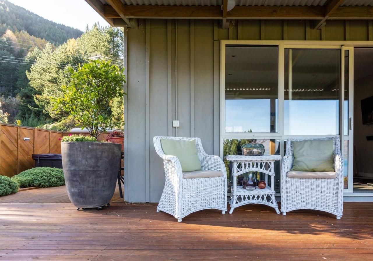 Private Cottage With Spa And Amazing Lake Views Closeburn 외부 사진