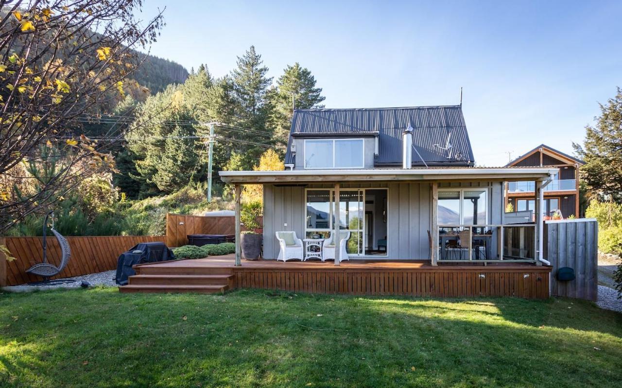 Private Cottage With Spa And Amazing Lake Views Closeburn 외부 사진